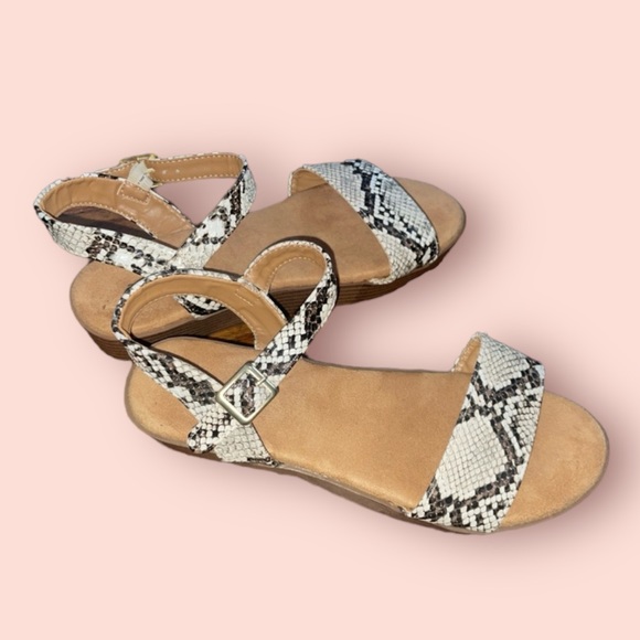 Qupid Snake Print Sandals - Picture 3 of 4